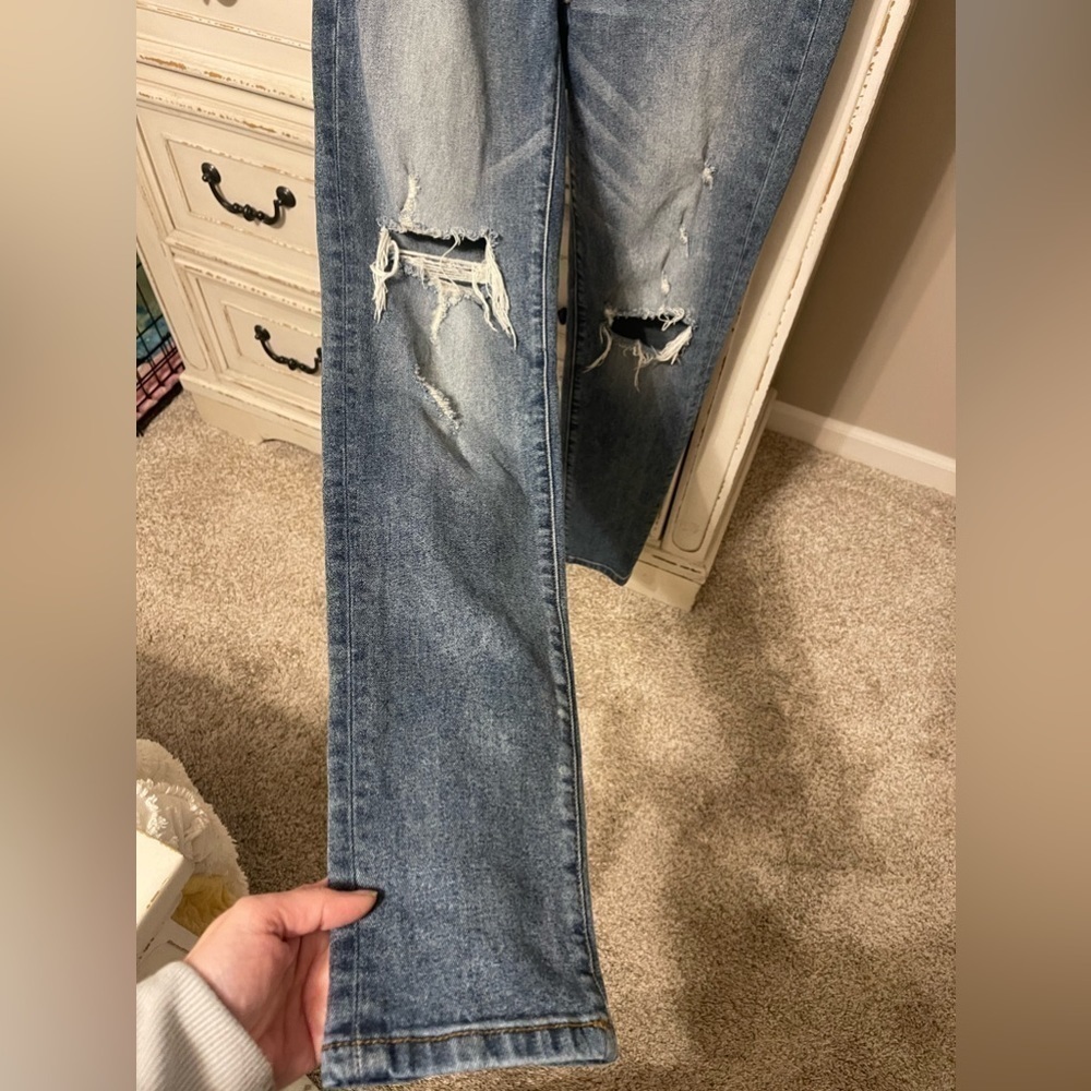Kancan Distressed Jeans - Picture 3 of 9
